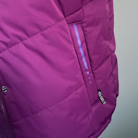 Women’s XL hooded zip up Ripzone vest - Picture 5 of 8